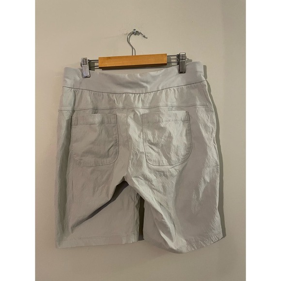 Athleta Trekkie 2.0 Shorts Women’s 4 - Picture 2 of 5